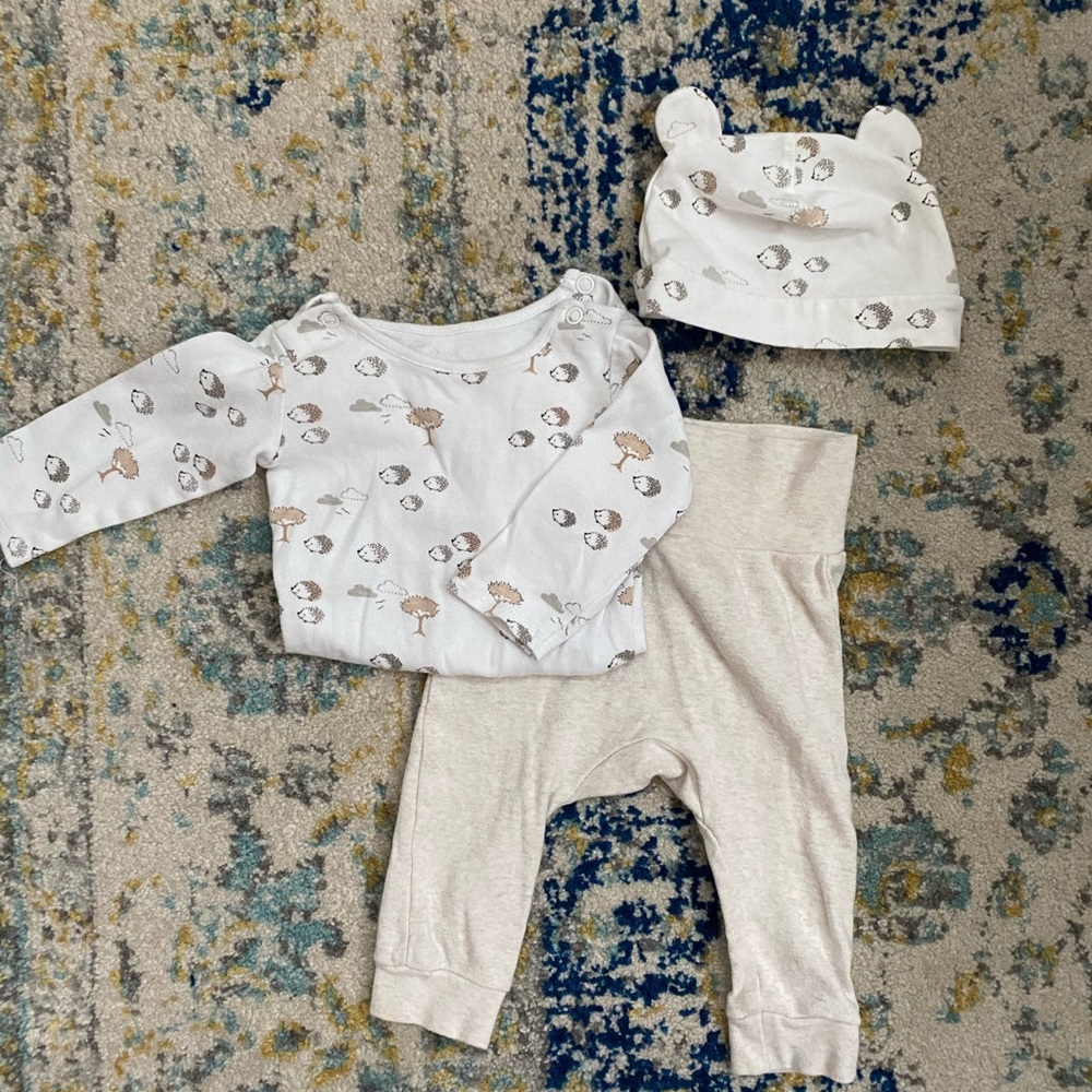 Like New H&M Bundle 4-6M